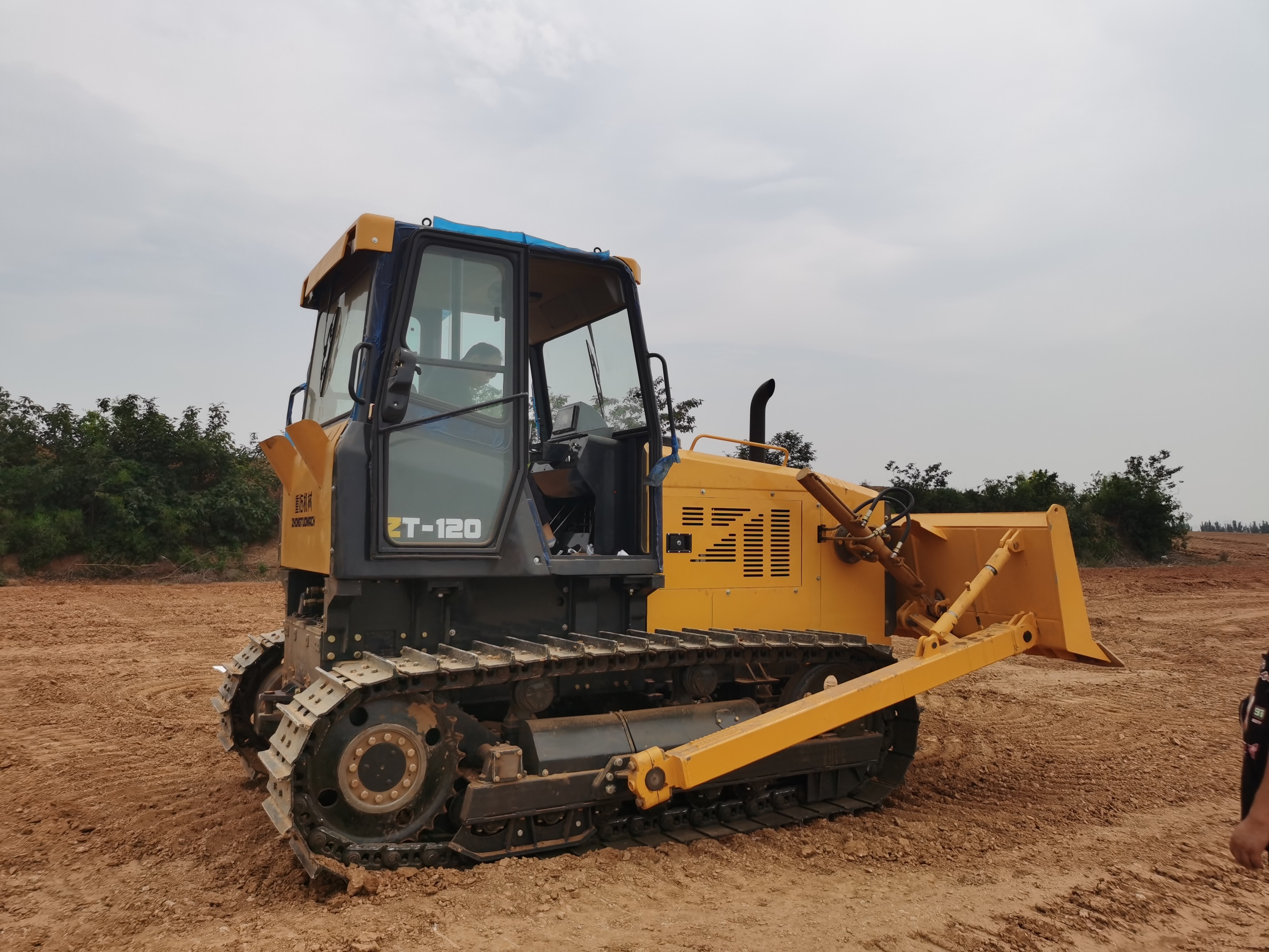 G100 Crawler Bulldozer
